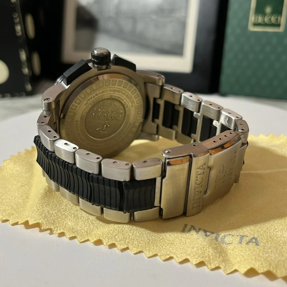INVICTA RESERVE STAINLESS STEEL CRONO DIAL WATCH WITH BLACK RUBBER INSERTS RARE - Picture 4 of 10